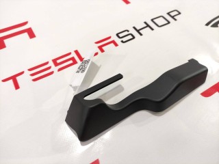 Заглушка салазки сиденья, ориг. номер 1066619-00-A, Tesla Model X 2015-2021
