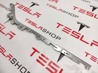 Декоративная вставка центральной консоли, ориг. номер 1097165-00-E, Tesla Model Y 2020-2026