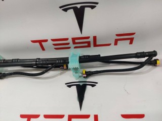 Патрубок системы охлаждения батареи, ориг. номер 1043854-00-B, Tesla Model X 2015-2021
