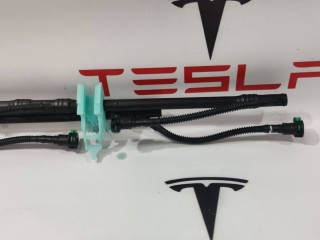 Патрубок системы охлаждения батареи, ориг. номер 1043853-00-C, Tesla Model X 2015-2021