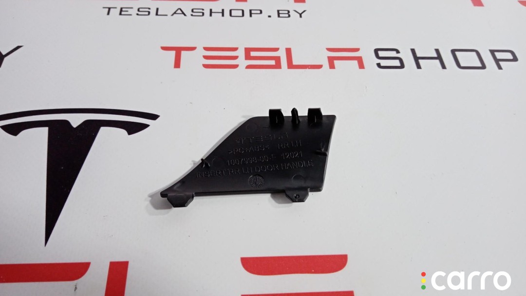 1007998-00-E Заглушка обшивки (карты) двери Tesla Model S 2015г. - фото №2