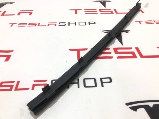 Уплотнитель стекла внутренний двери, ориг. номер 1038407-00-A, 6009601-00-C, Tesla Model S 2016-2021