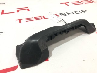 Кронштейн накладки, стойки В, ориг. номер 1114749-00-B, Tesla Model S 2016-2021