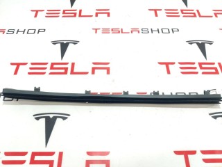 Уплотнитель стекла внутренний двери, ориг. номер 1038408-00-A, Tesla Model S 2016-2021