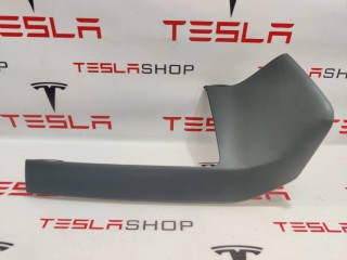 Накладка центральной панели, ориг. номер 1002310-05-D, Tesla Model S 2016-2021