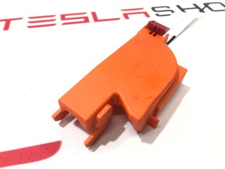 Крышка порта зарядки, ориг. номер 1006923-00-B, 1041702-00-D, Tesla Model S 2016-2021