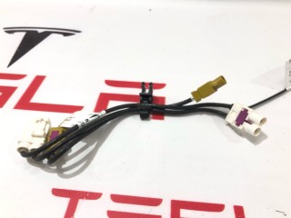 прочая запчасть, ориг. номер 1071451-00-A, Tesla Model S 2012-2016