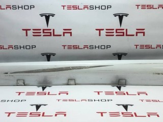 Накладка порога рокерной панели, ориг. номер 6005874-00-G, Tesla Model S 2016-2021