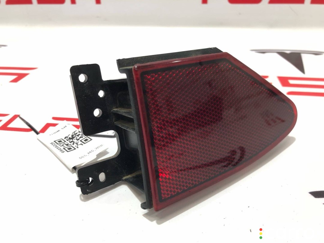 Отражатель фонаря на заднем крыле Tesla Model S 2016-2021, 1022421-00-C, фото 2