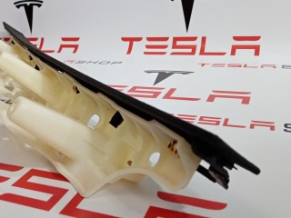 Накладка подъемной задней двери, ориг. номер 1055011-06-E, 1060411-00-A, Tesla Model X 2015-2021