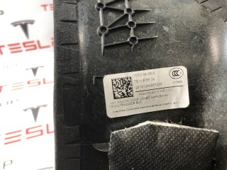 Накладка стекла, подъемной задней двери, ориг. номер 1052334-06-G, Tesla Model X 2015-2021