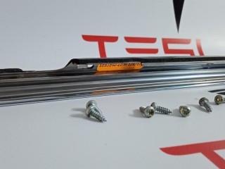 Молдинг подъемной задней двери, ориг. номер 1032250-00-J, 1032250-00-H, Tesla Model X 2015-2021