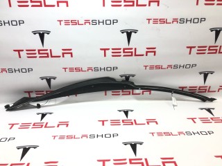 Накладка закрытия подъемной задней двери, ориг. номер 1041594-00-D, Tesla Model X 2015-2021