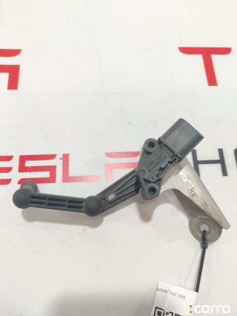 Датчик уровня пневмоподвески Tesla Model S 2016-2021, 1027946-00-B, фото 1