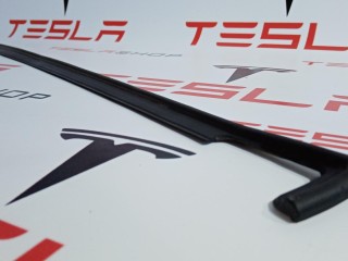 Уплотнитель подъемной задней двери, ориг. номер 1069010-00-C, 1069010-00-B, Tesla Model X 2015-2021