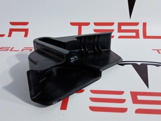 Накладка привода двери, ориг. номер 1120136-00-A, Tesla Model X 2015-2021
