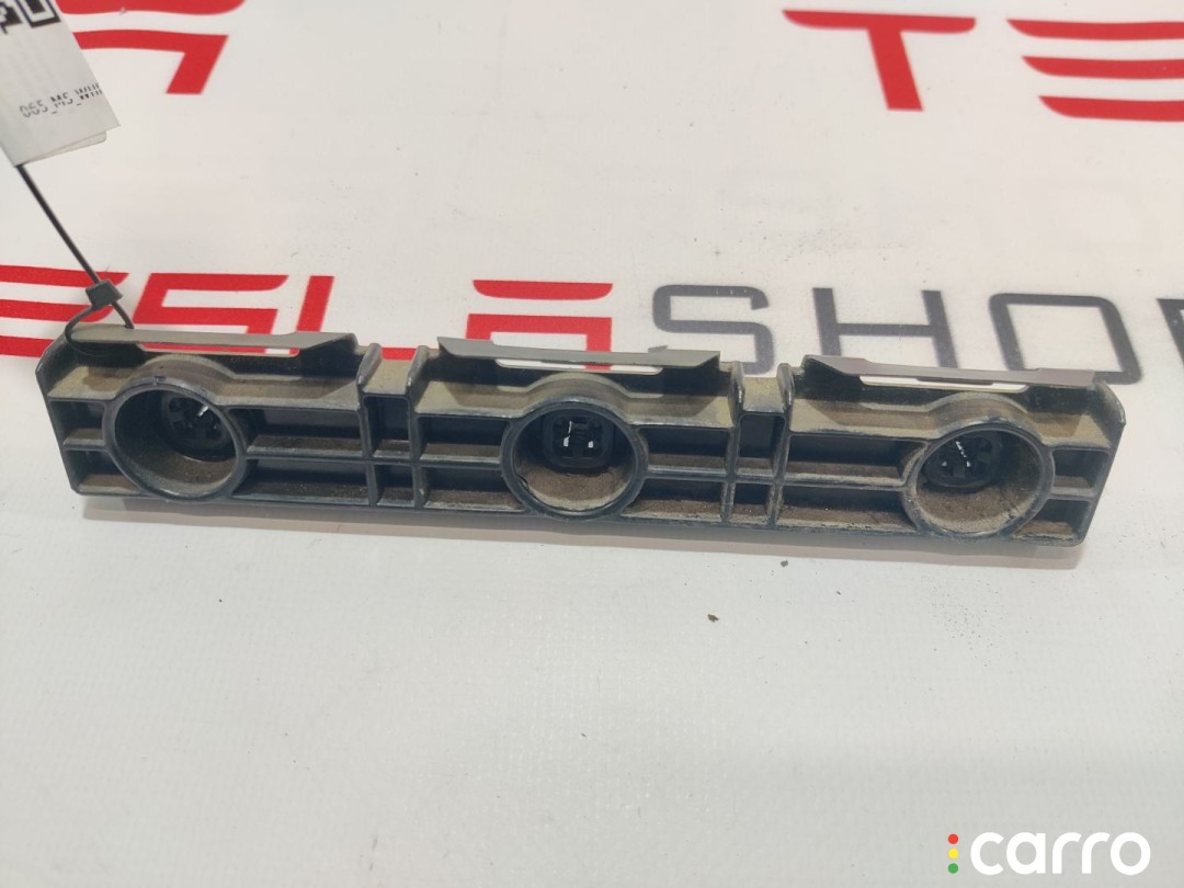 Кронштейн крепления накладки порога рокерной панели Tesla Model S 2016-2021, 100369100B, фото 1