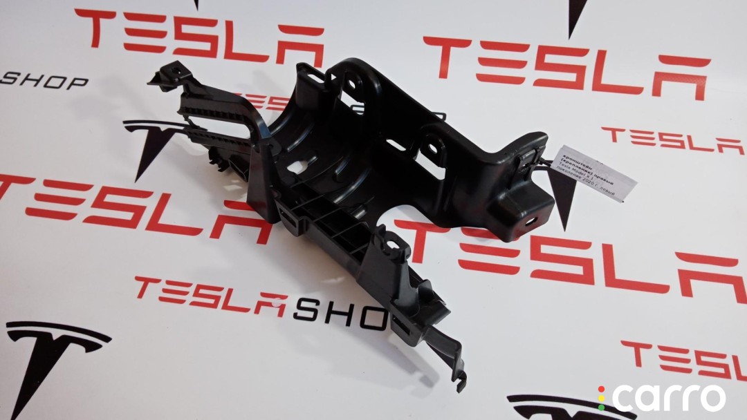 Кронштейн накладки, подъемной задней двери Tesla Model X 2015-2021, 1055010-06-J, фото 1