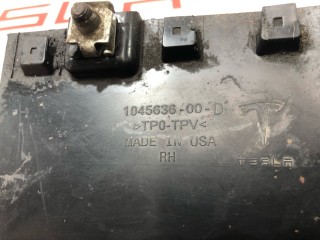 Обтекатель накладки порога, ориг. номер 1045636-00-D, Tesla Model X 2015-2021