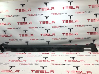 Накладка порога рокерной панели, ориг. номер 1034219-00-B, Tesla Model X 2015-2021
