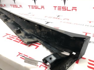 Накладка порога рокерной панели, ориг. номер 1034219-00-B, Tesla Model X 2015-2021