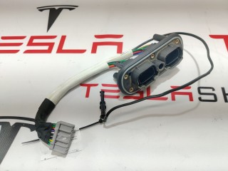 прочая запчасть, ориг. номер 1041309-00-F, 1042708-00-F, Tesla Model X 2015-2021