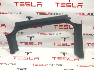 Накладка стекла, подъемной задней двери, ориг. номер 1052333-06-G, Tesla Model X 2015-2021