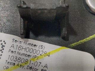 Накладка декоративная обшивки двери, ориг. номер 1036081-09-B, Tesla Model X 2015-2021