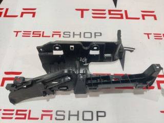 Кронштейн накладки, подъемной задней двери, ориг. номер 1055050-04-I, Tesla Model X 2015-2021