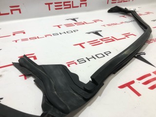 Уплотнитель стекла внутренний двери, ориг. номер 1032177-00-D, Tesla Model X 2015-2021