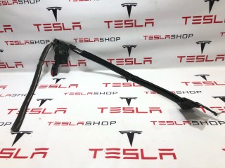 Уплотнитель стекла внутренний двери, ориг. номер 1032177-00-D, Tesla Model X 2015-2021