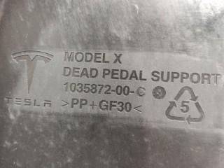 Панель для отдыха ноги водителя, ориг. номер 1035872-00-E, Tesla Model X 2015-2021