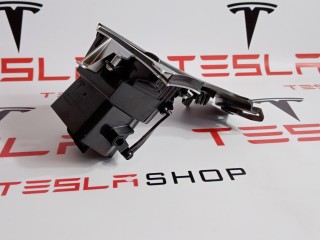 прочая запчасть, ориг. номер 1004518-03-F, Tesla Model X 2015-2021