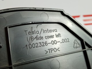 Накладка боковая торпеды, ориг. номер 1028357-00-A, Tesla Model S 2012-2016