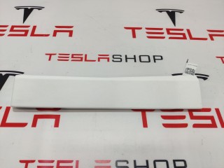 Накладка нижняя бардачка, ориг. номер 1002301-17-B, Tesla Model X 2015-2021