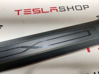 Накладка дверного порога, ориг. номер 1035987-02-G, 1496490-00-A, 1496491-00-A, Tesla Model X 2015-2021