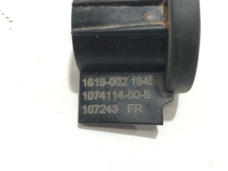 Кнопка открытия/закрытия двери, ориг. номер 1069234-00-A, 1074114-00-B, Tesla Model X 2015-2021