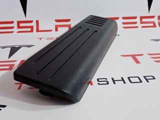 Панель для отдыха ноги водителя, ориг. номер 6005968-00-C, Tesla Model S 2012-2016