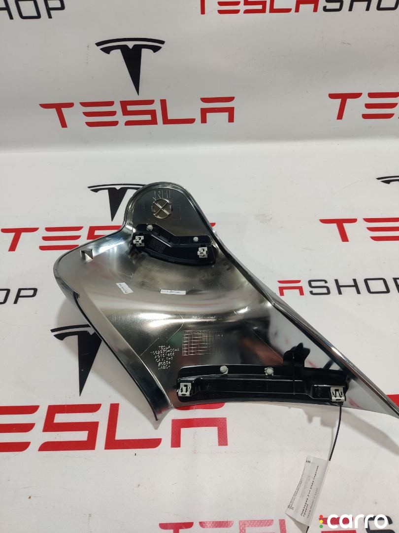 1062970-00-A Накладка хромированная 2-го ряда сидения Tesla Model X 2016г. - фото №4