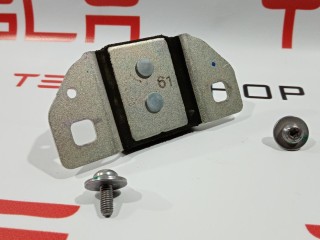 Петля замка крышки багажника, ориг. номер A2127400132, 1009419-00-B, Tesla Model S 2012-2016