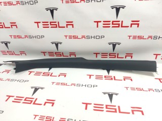 Накладка стойки А, ориг. номер 1035945-06-G, Tesla Model X 2015-2021