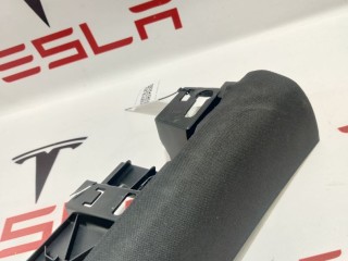 Накладка стойки А, ориг. номер 1035945-06-G, Tesla Model X 2015-2021
