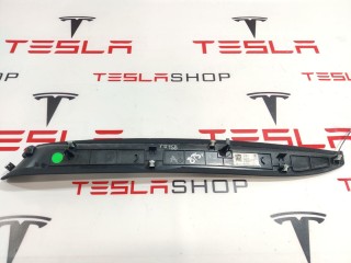 Накладка декоративная стойки A (магнит), ориг. номер 1050294-06-H, Tesla Model X 2015-2021