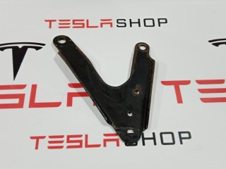 Кронштейн крепления подрамника, ориг. номер 6008490-00-A, Tesla Model S 2012-2016