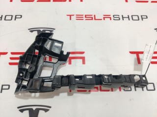 Кронштейн накладки, стойки В, ориг. номер 1053727-00-H, Tesla Model X 2015-2021