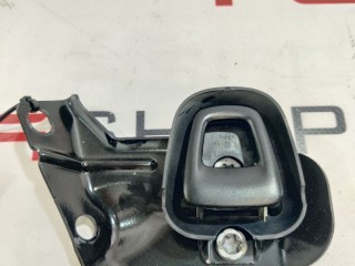 Кронштейн крепления петли (фиксатора) багажа, ориг. номер 1060013-00-C, Tesla Model X 2015-2021