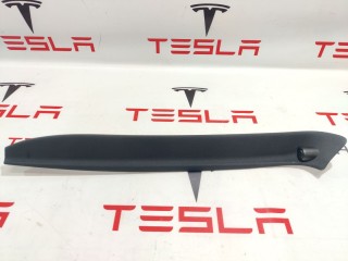 Накладка декоративная стойки A (магнит), ориг. номер 1050286-06-H, Tesla Model X 2015-2021