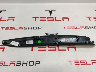 Накладка декоративная стойки A (магнит), ориг. номер 1050286-06-H, Tesla Model X 2015-2021