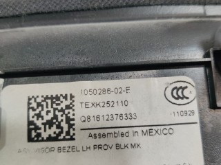 Накладка декоративная стойки A (магнит), ориг. номер 1050286-06-H, Tesla Model X 2015-2021
