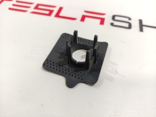 Кронштейн крепления парктроника, ориг. номер 1047964-00-C, 1097473-00-A, Tesla Model X 2015-2021